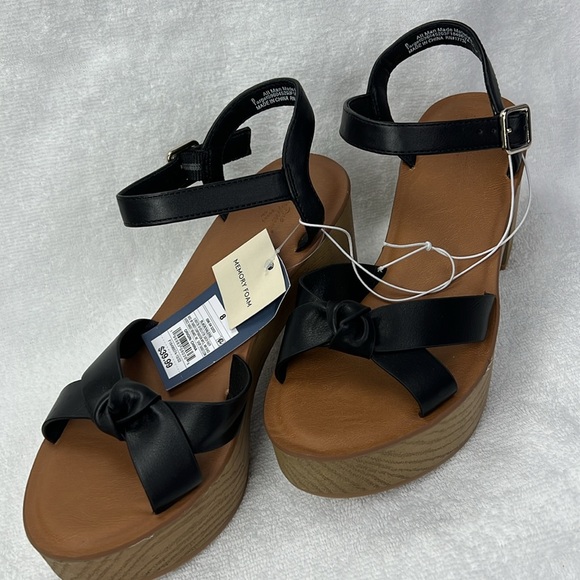 Universal threads, black platform, sandals, chunky heel - Picture 2 of 7